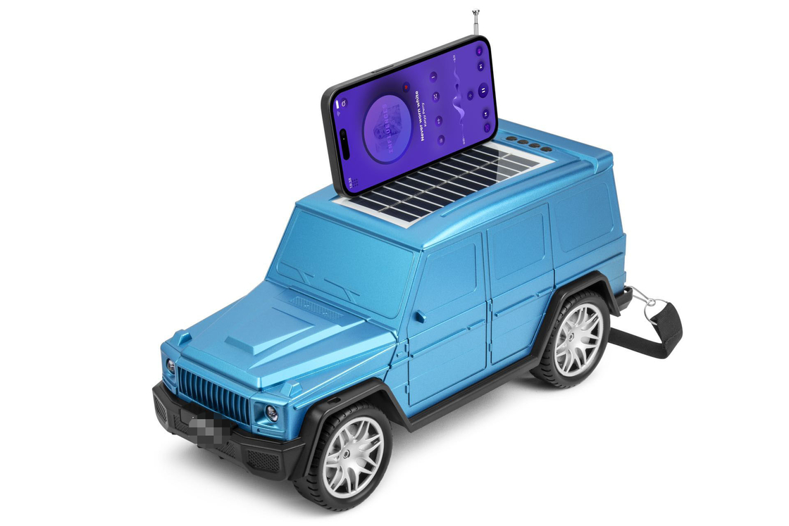 Altavoz Bluetooth en forma de coche clásico combina luces solares y funciones de radio para viajes en el exterior