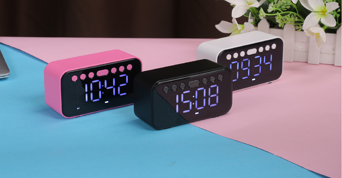 Altavoz Bluetooth Soporta Bluetooth AUX Tarjeta TF USB Radio FM Incorporado 500mAh Batería USB Carga de 52mm Altavoz 32GB Expansión de tarjeta TF