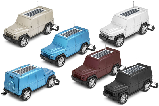 Altavoz Bluetooth en forma de coche clásico combina luces solares y funciones de radio para viajes en el exterior